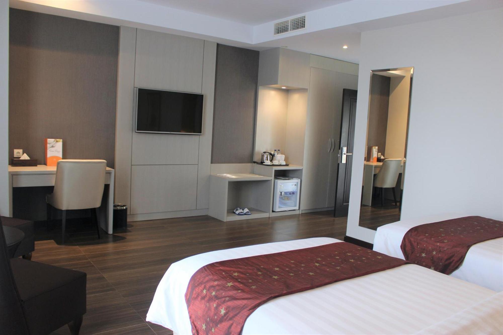 Tara Hotel Yogyakarta Tugu Екстер'єр фото