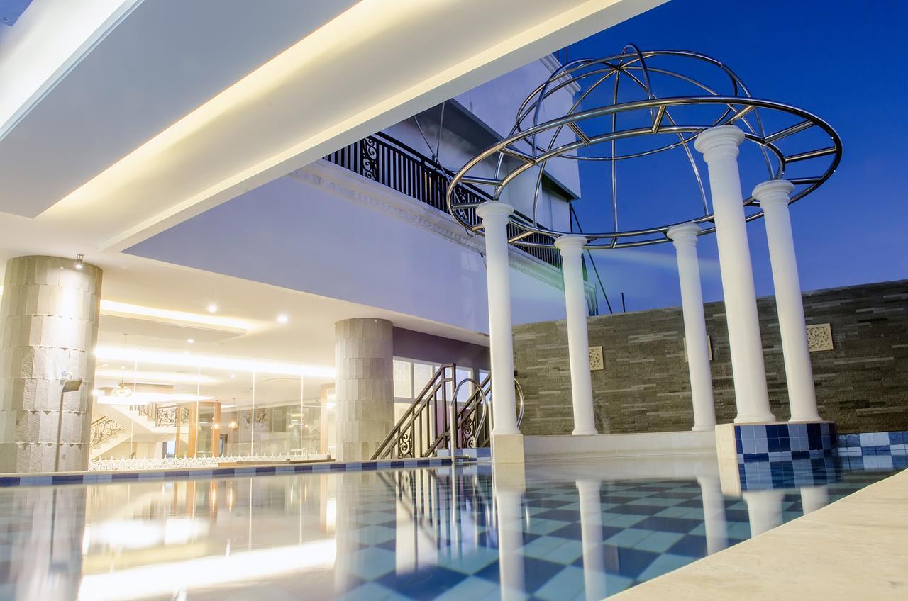 Tara Hotel Yogyakarta Tugu Екстер'єр фото