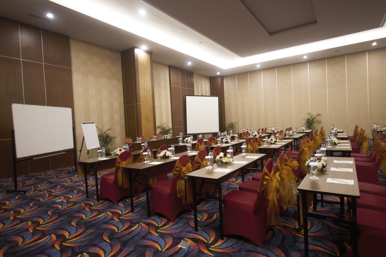Tara Hotel Yogyakarta Tugu Екстер'єр фото