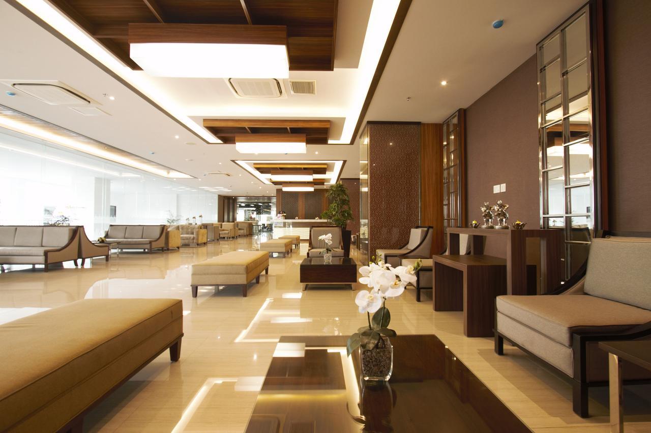 Tara Hotel Yogyakarta Tugu Екстер'єр фото