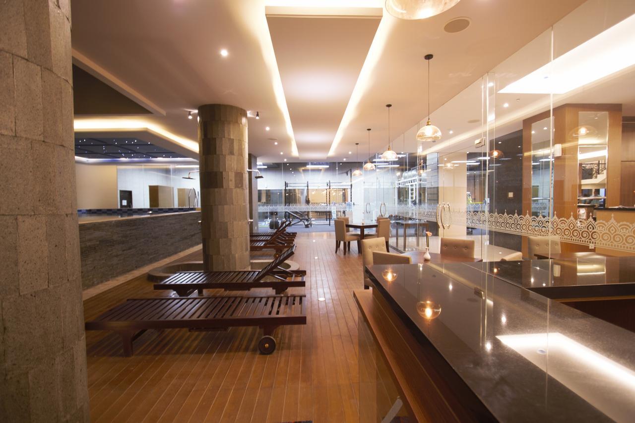 Tara Hotel Yogyakarta Tugu Екстер'єр фото