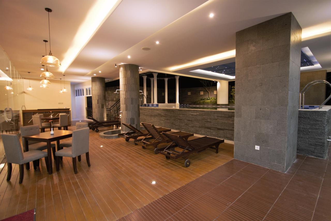 Tara Hotel Yogyakarta Tugu Екстер'єр фото