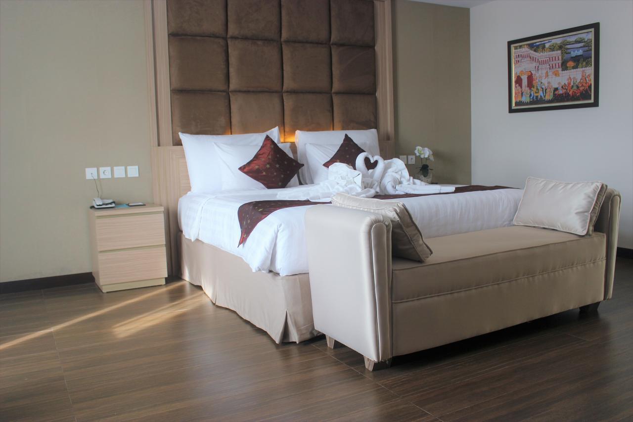 Tara Hotel Yogyakarta Tugu Екстер'єр фото