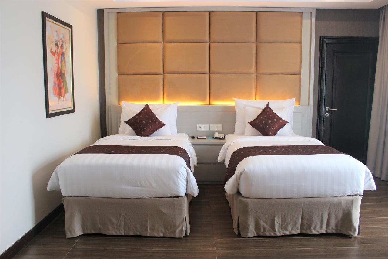 Tara Hotel Yogyakarta Tugu Екстер'єр фото