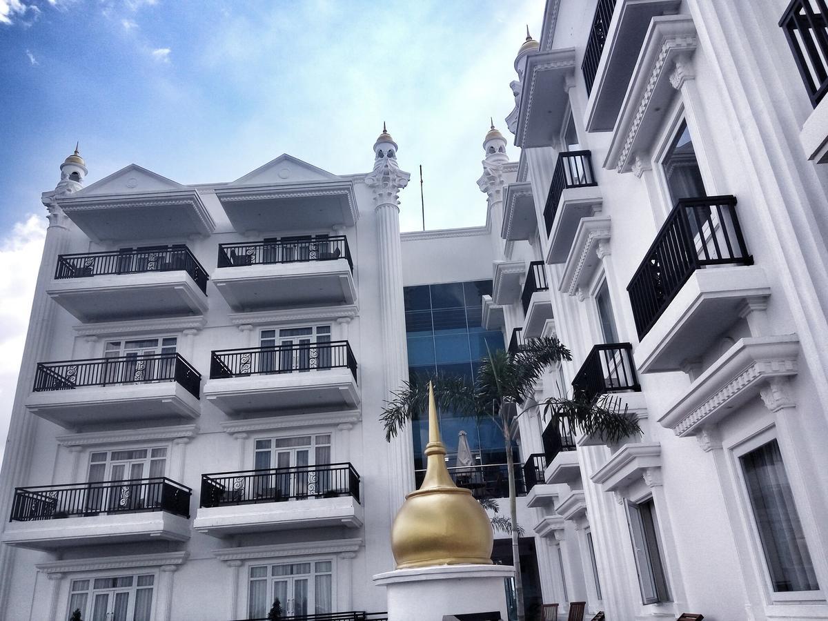 Tara Hotel Yogyakarta Tugu Екстер'єр фото