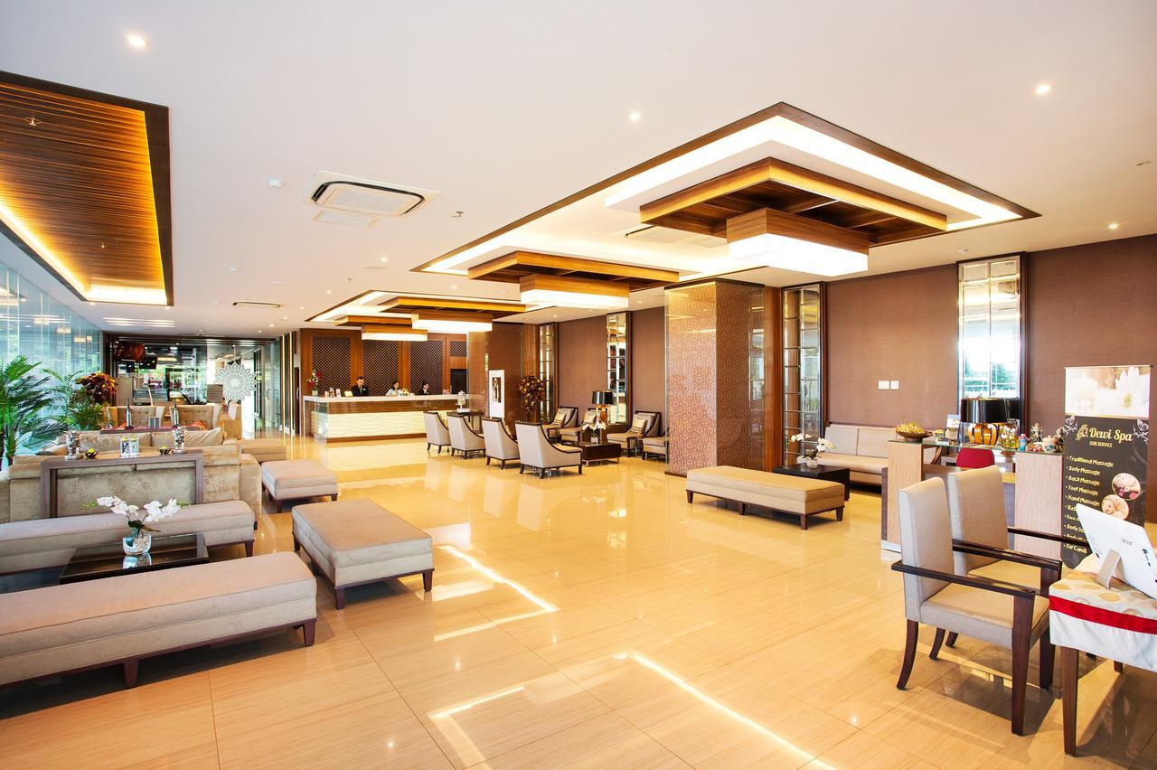 Tara Hotel Yogyakarta Tugu Екстер'єр фото